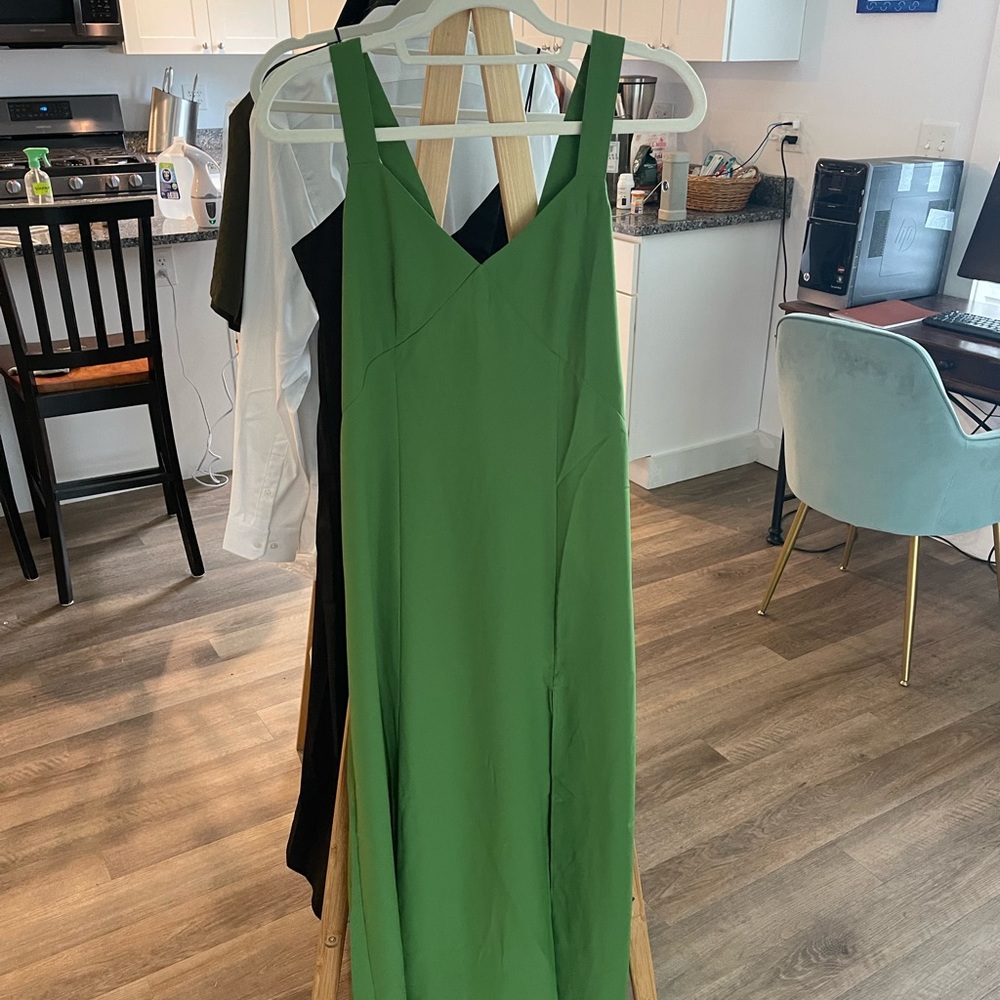 Emerald green banana republic chiffon dress